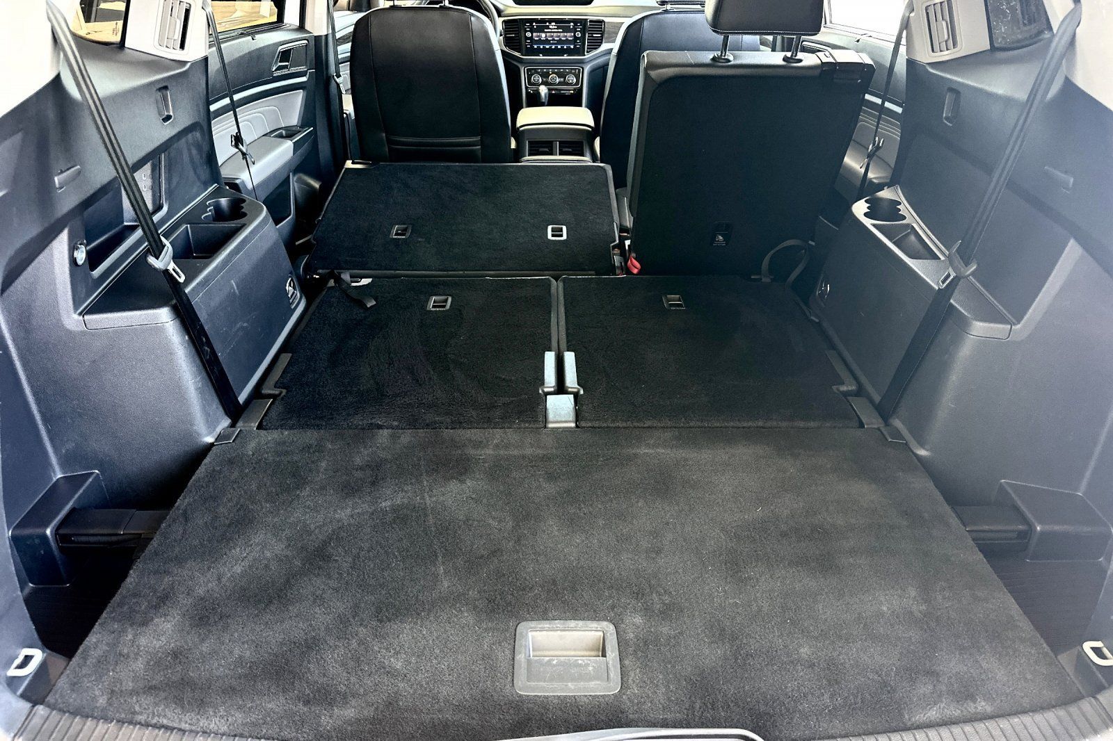 Used 2023 Volkswagen Atlas SE w/ Black Wheel Package FWD image 16
