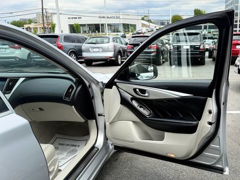 Used 2019 INFINITI Q50 Luxe w/ Essential Package (3.0T Luxe) AWD/4WD image 33