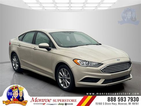 Used 2017 Ford Fusion SE w/ Fusion SE Technology Package image 1