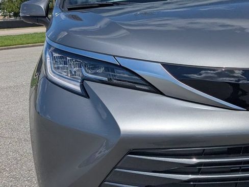 New 2026 Toyota Sienna Limited FWD image 12