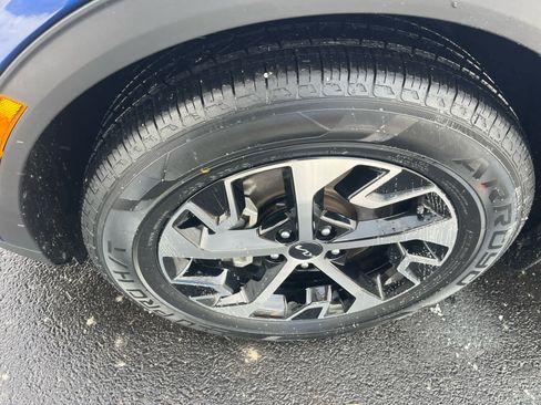 Used 2024 Kia Sportage EX image 23