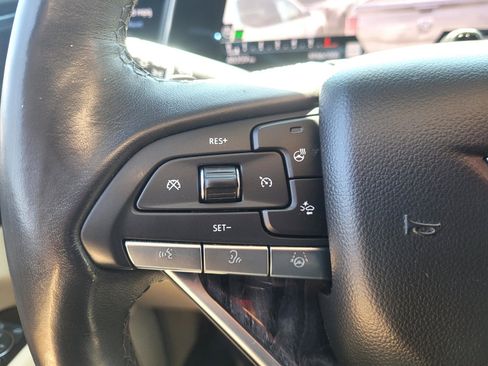 Certified 2022 Cadillac Escalade Premium Luxury w/ Performance Package AWD/4WD image 26