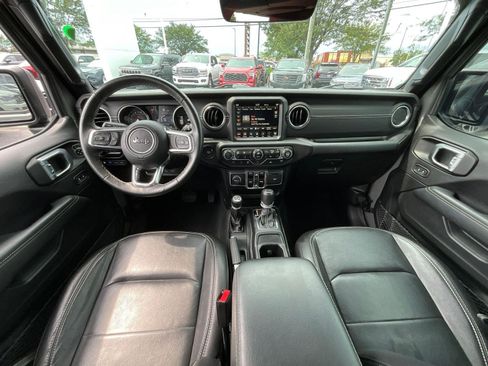Used 2022 Jeep Wrangler Unlimited Sahara w/ Cold Weather Group AWD/4WD image 7