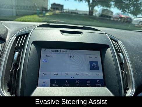 Used 2020 Ford Edge SEL w/ Cold Weather Package AWD/4WD image 16