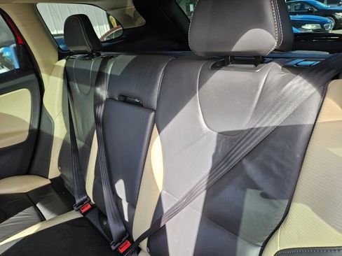 Used 2012 Volvo XC60 T6 R-Design Platinum image 21