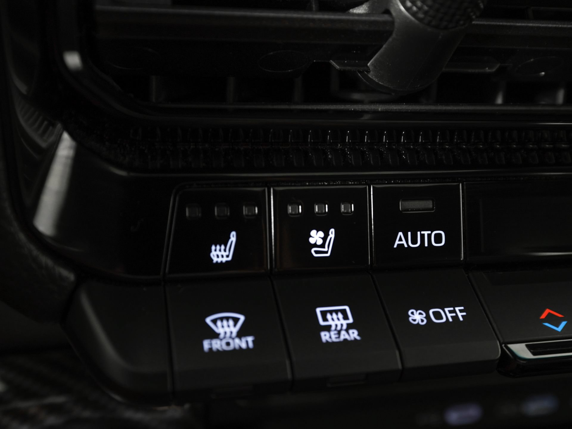 Used 2025 Toyota Land Cruiser w/ Premium Package AWD/4WD image 23