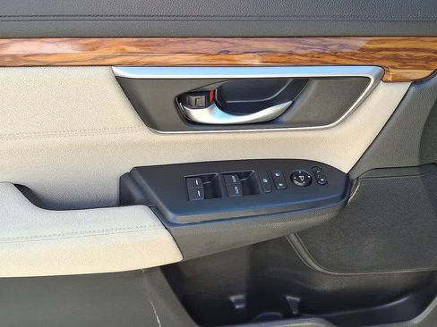 Used 2018 Honda CR-V EX image 2