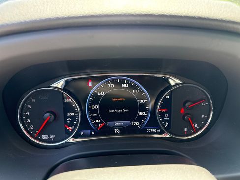 Used 2022 GMC Acadia SLT w/ Technology Package AWD/4WD image 15