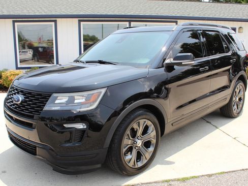 Used 2018 Ford Explorer Sport w/ Equipment Group 401A AWD/4WD image 32