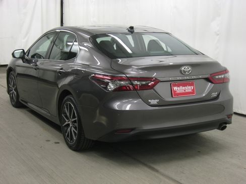 Used 2023 Toyota Camry XLE image 26