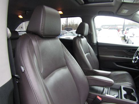 Used 2019 Honda Odyssey EX-L image 11