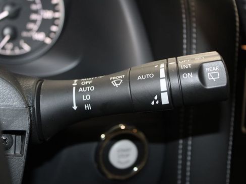 Used 2024 Nissan Armada Platinum w/ Captain's Chairs Package image 42