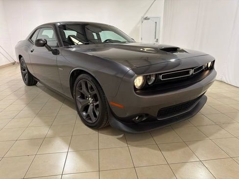 Used 2019 Dodge Challenger R/T RWD image 8