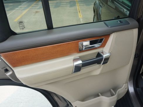 Used 2015 Land Rover LR4 HSE LUX image 21
