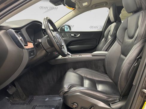 Used 2023 Volvo XC60 B5 Ultimate w/ Protection Package Premier AWD/4WD image 9