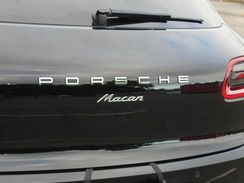 Used 2017 Porsche Macan AWD/4WD image 40