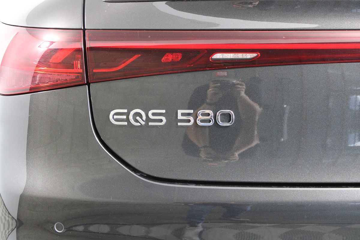 Used 2022 Mercedes-Benz EQS 580 4MATIC Sedan image 40