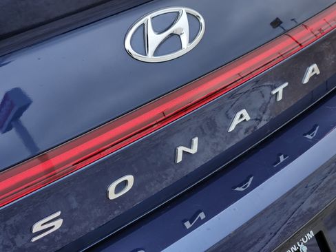 Used 2022 Hyundai Sonata Limited FWD image 12