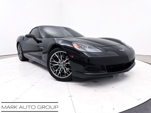 Used 2008 Chevrolet Corvette Coupe w/ Z51 Performance Package RWD image 1