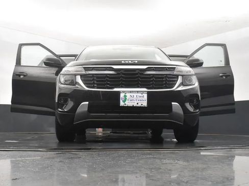 Used 2025 Kia Seltos S FWD image 11