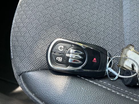 Used 2025 Buick Encore GX Preferred image 21