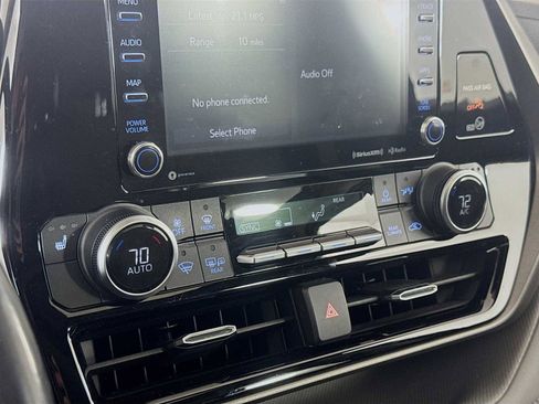 Used 2020 Toyota Highlander XLE image 17