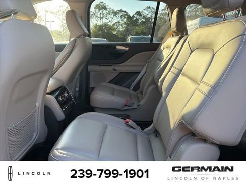 Used 2024 Lincoln Aviator AWD w/ Premium Package image 14
