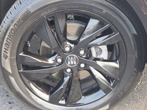 Used 2024 Buick Encore GX Sport Touring AWD/4WD image 8