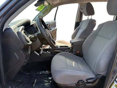 Used 2023 Toyota Tacoma SR AWD/4WD image 9
