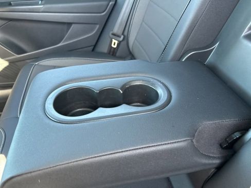 Used 2022 Volkswagen Taos SE image 40