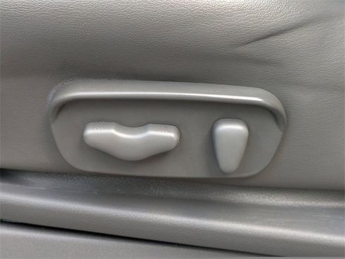 Used 2019 Nissan Frontier SL image 20