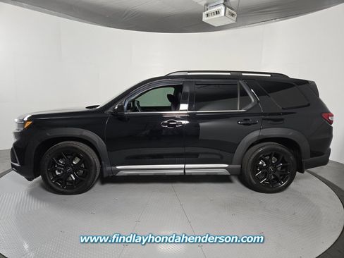 Certified 2025 Honda Pilot Touring image 3