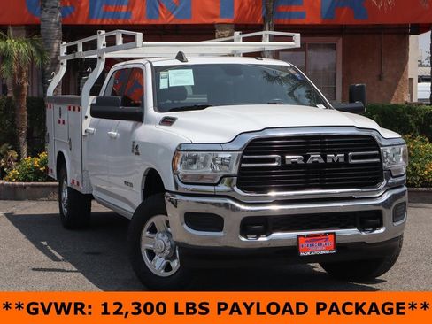 Used 2021 RAM 3500 Big Horn image 2