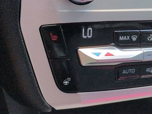 Used 2021 Ford Explorer XLT w/ Equipment Group 202A RWD image 22