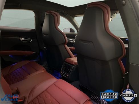 Used 2024 Audi e-tron GT Prestige w/ Prestige Package image 39