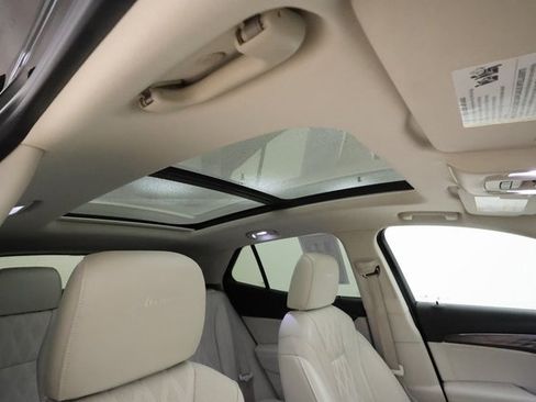 Used 2023 Buick Envision Avenir image 25