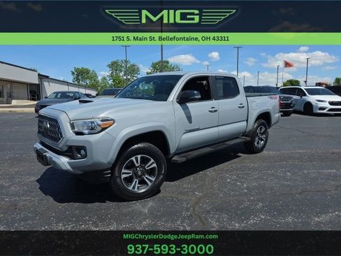Used 2018 Toyota Tacoma TRD Sport AWD/4WD image 1