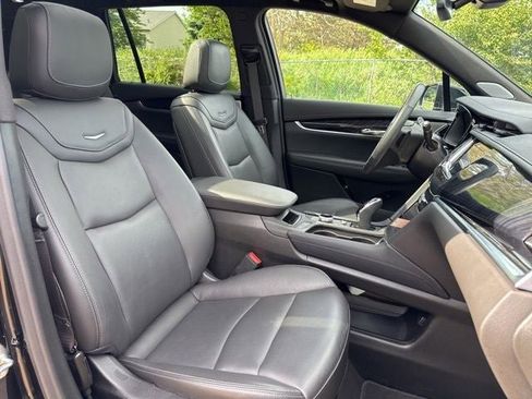 Certified 2024 Cadillac XT6 Premium Luxury FWD image 31