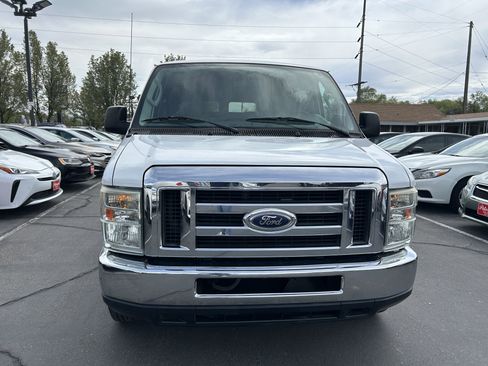 Used 2011 Ford E-350 and Econoline 350 XLT RWD image 2