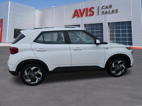 Used 2025 Hyundai Venue SEL FWD image 7