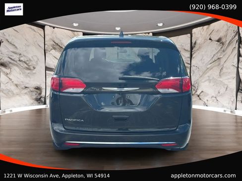 Used 2018 Chrysler Pacifica Touring Plus FWD image 6