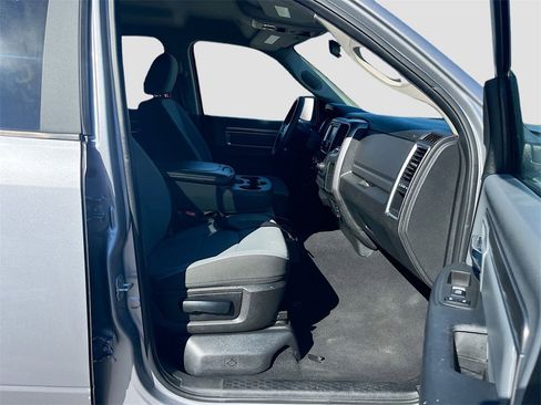 Used 2021 RAM 1500 Classic SLT image 27