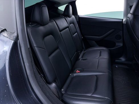 Used 2024 Tesla Model Y Long Range image 32