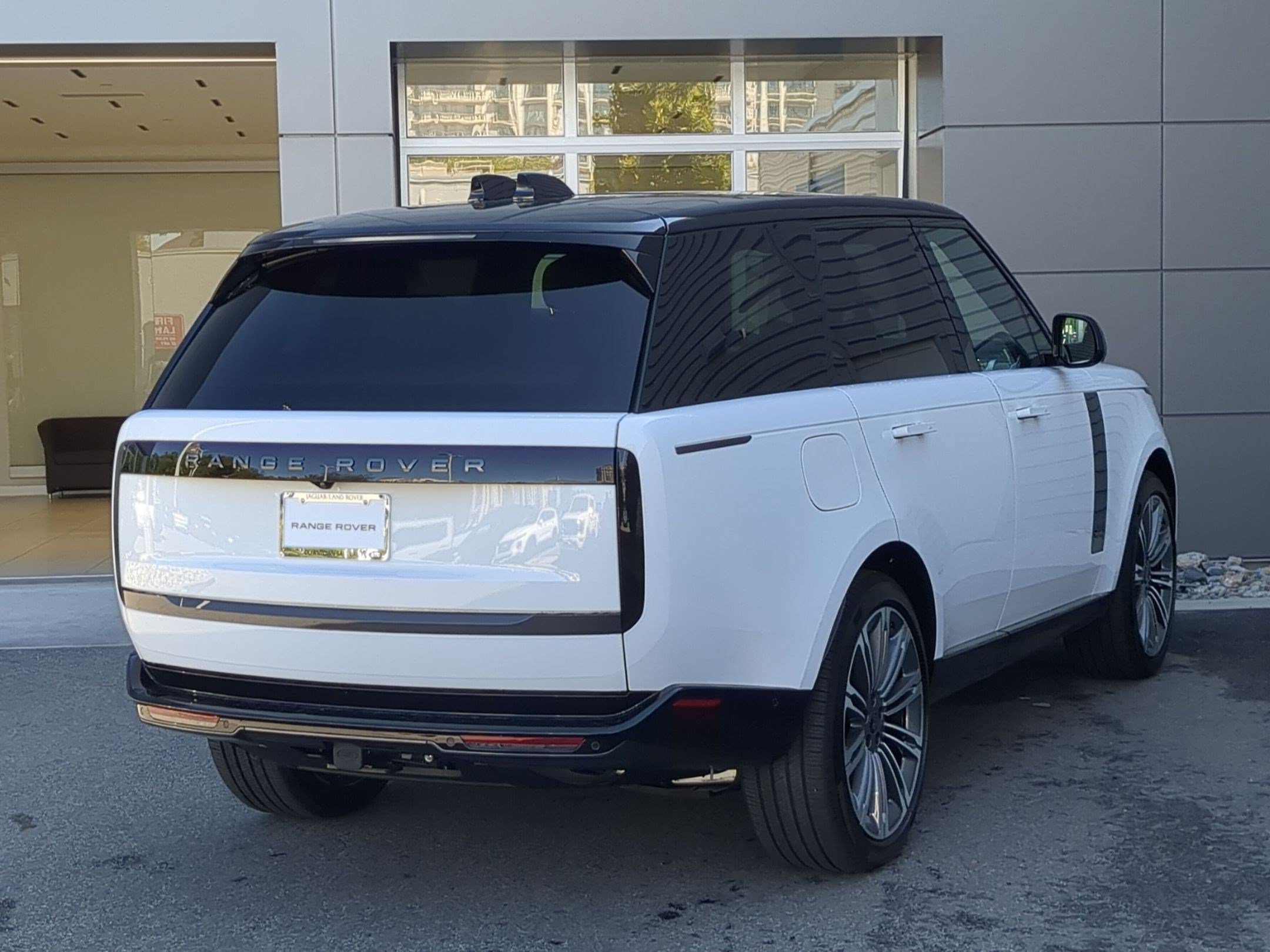 New 2027 Land Rover Range Rover SE AWD/4WD image 5