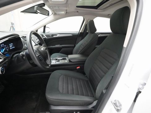 Used 2020 Ford Fusion SE image 7