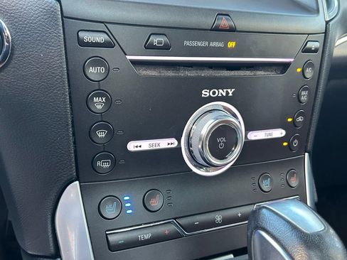 Used 2018 Ford Edge Titanium w/ Equipment Group 302A AWD/4WD image 38