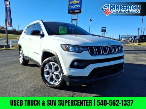 Used 2025 Jeep Compass Latitude image 1