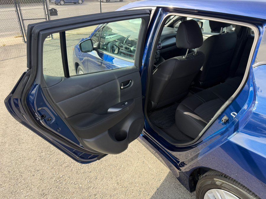 Used 2025 Nissan Leaf S FWD image 37