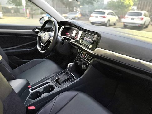 Used 2019 Volkswagen Jetta SE FWD image 10