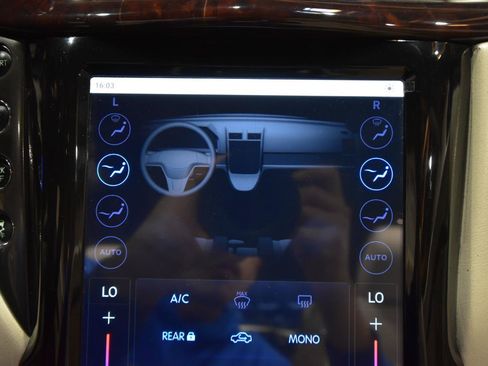Used 2015 Maserati GranTurismo Convertible RWD image 36